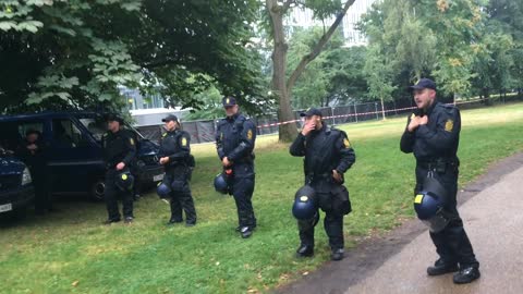 På vej til fodboldkamp | PER BRÆNDGAARD