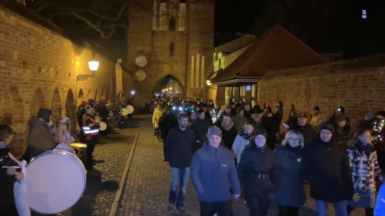 Neubrandenburg: Eindrücke von der Demo in Neubrandenburg am 28-02-2022