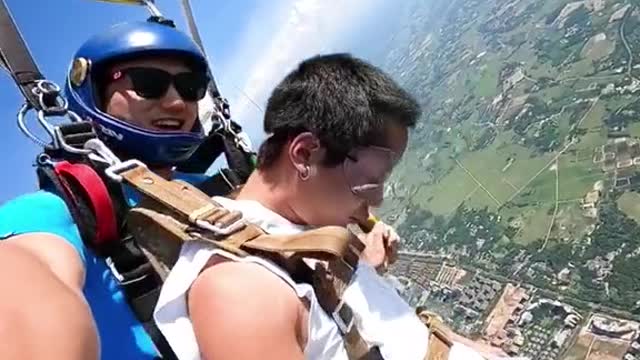 What if u faint during skydiving 🤣