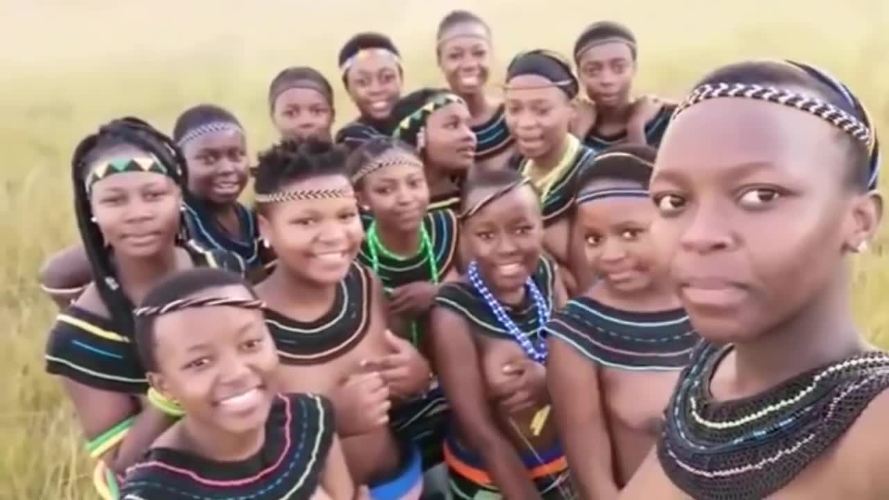 Tribal girls dance