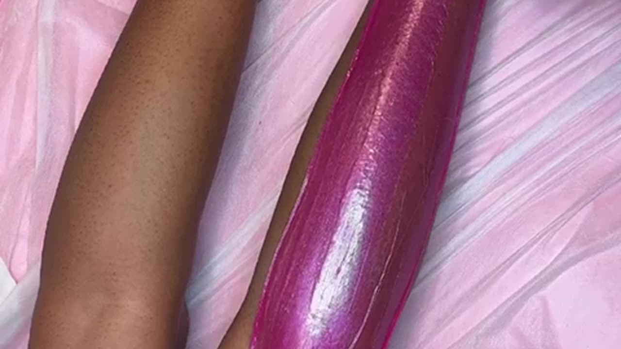 Leg Waxing with Sexy Smooth Tickled Pink Hard Wax | @Skinfluencebeauty