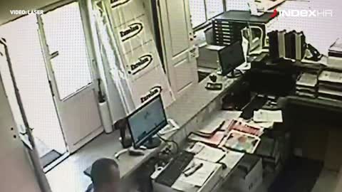 Opljačkana poslovnica u Sesvetama