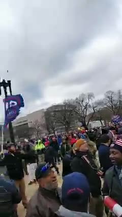 Front of the capital before the crowd arrives - 136712701_1037567520081056_5196385932521458896_n