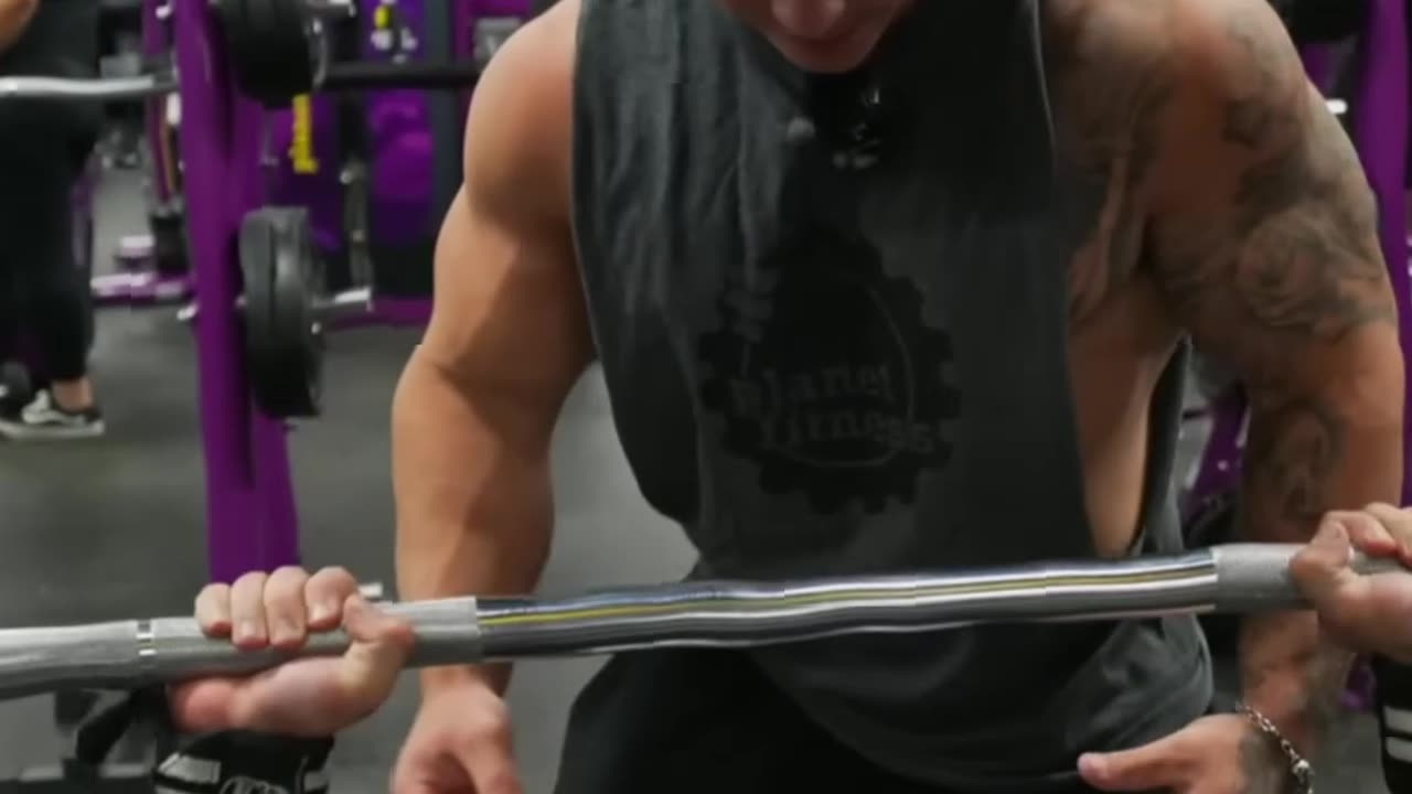 TREN TWINS MOGGING AT PLANET FITNESS!