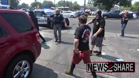 Proud Boys kicking the shit out of Antifa in California