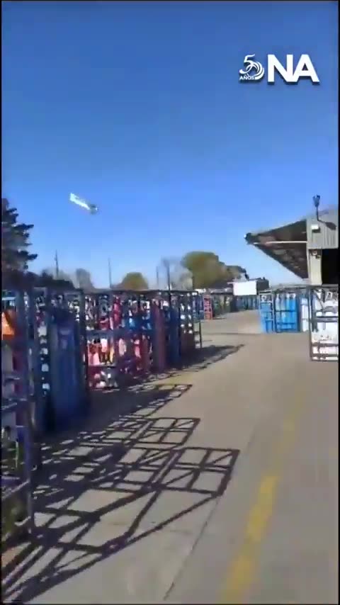 An ex-employee of a company crashes his Cessna 152 into the company's plant in Rosario, Argentina