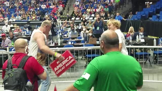 Trump supporters and the media have "a moment" at the ralley in Tulsa