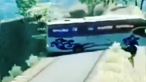 When bus try turn of