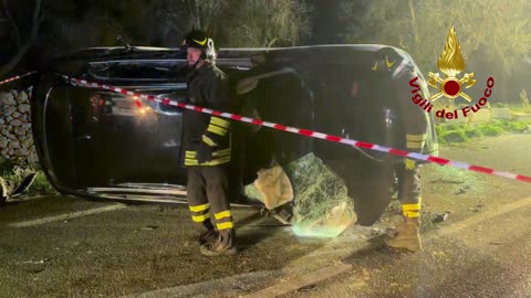 Puglia: auto con bambini si ribalta, spaventoso incidente tra Lizzanello a Pisignano