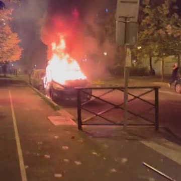 Feuer auf Pariser Straßen