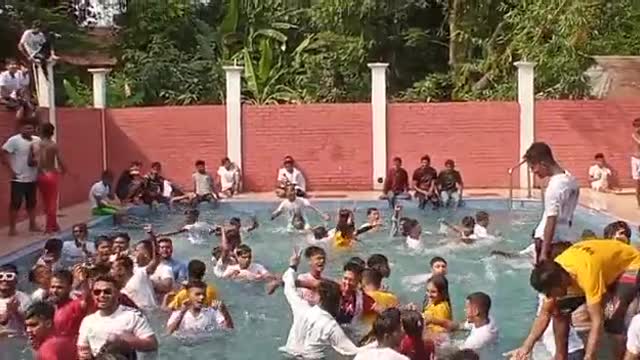 Music party in swimmingpull