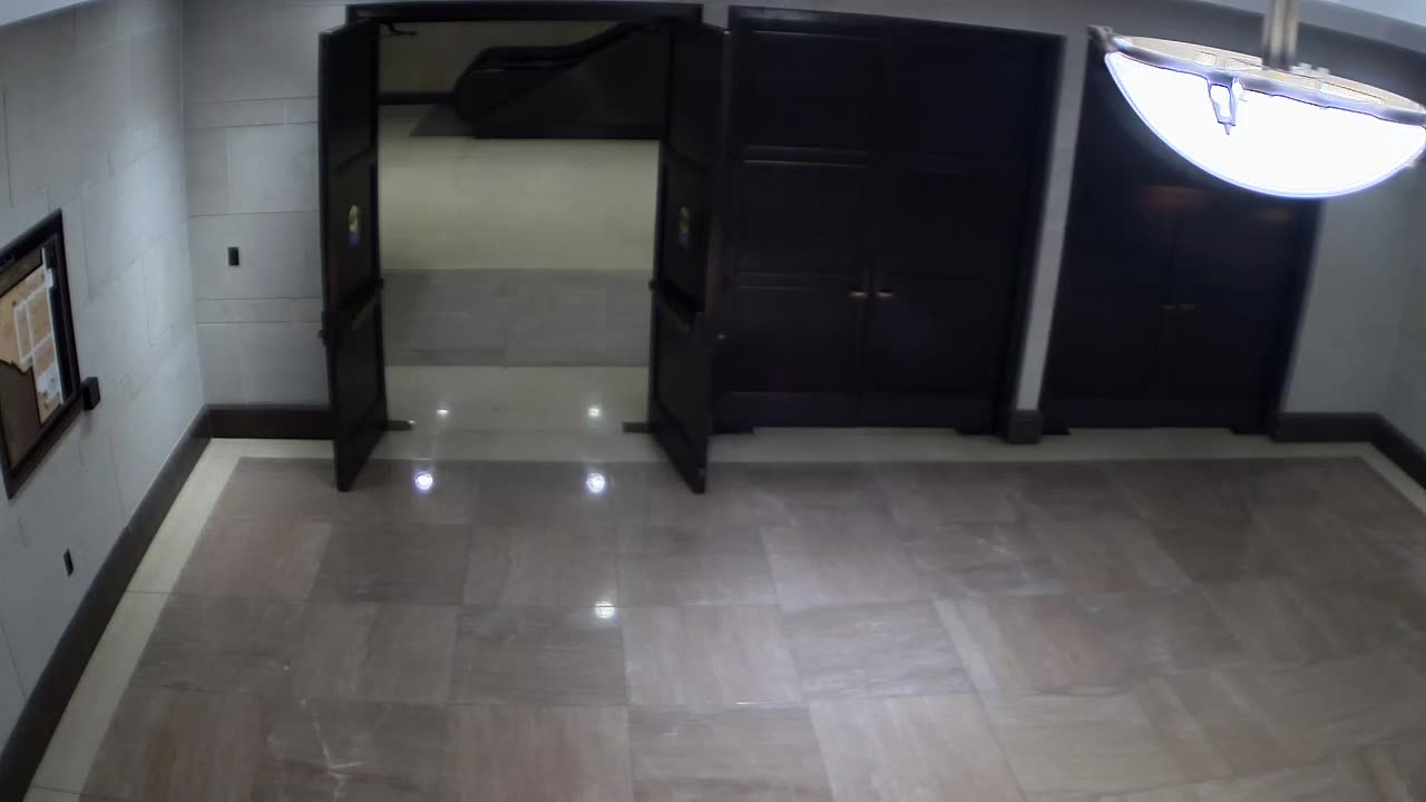 7189CVCLLSVC205_2021-01-06_18h20min01s297ms.mp4