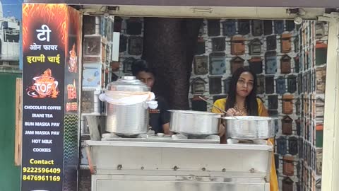 World famous irani tea in jogeshwari west mumbai (girls making)
