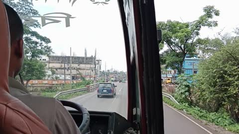 Bus racing overtake video