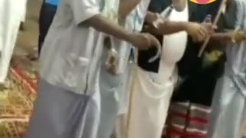 اضحك من قلبك