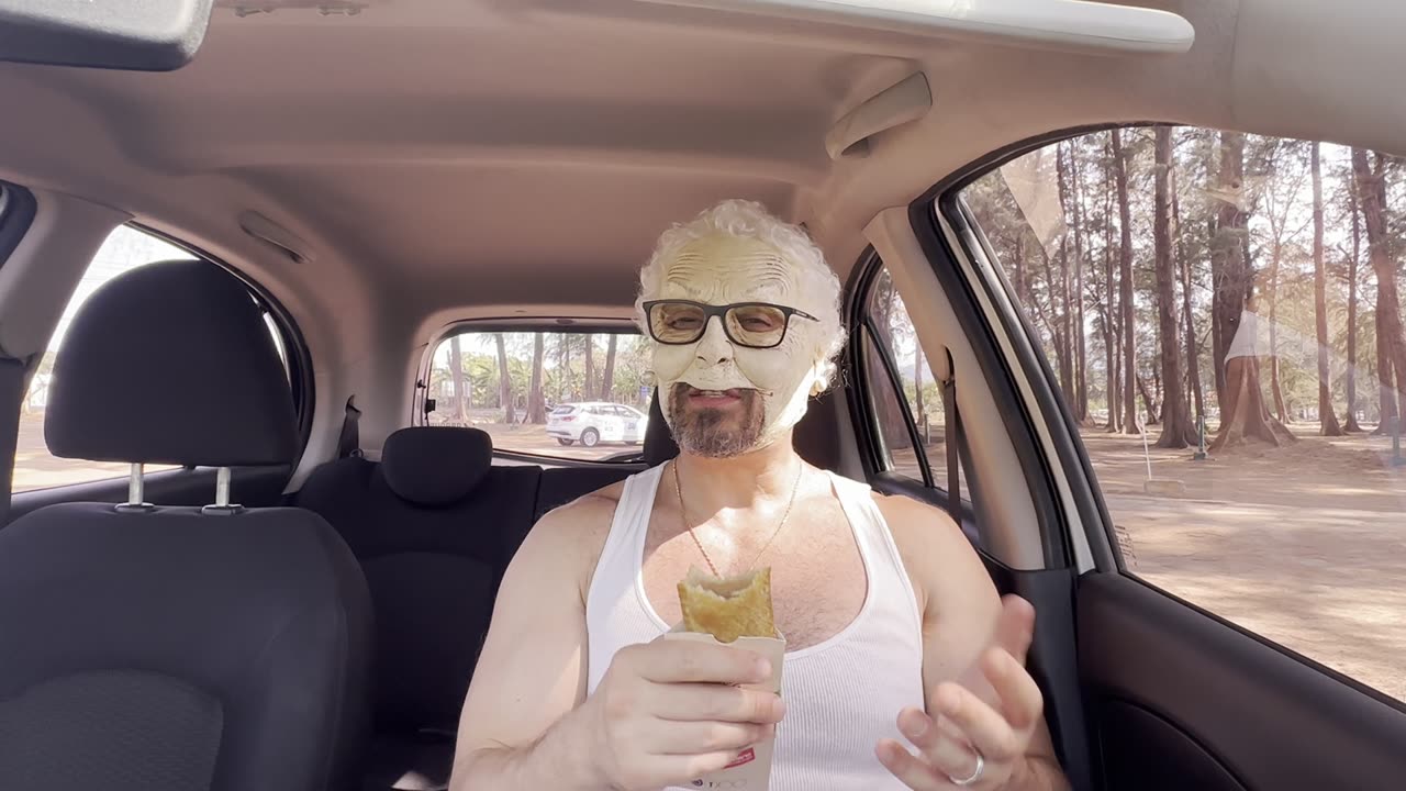 Granny Goatee reviews Burger King's Hershey Choco & Strawberry Cheesecake Pies in Phuket, Thailand!!