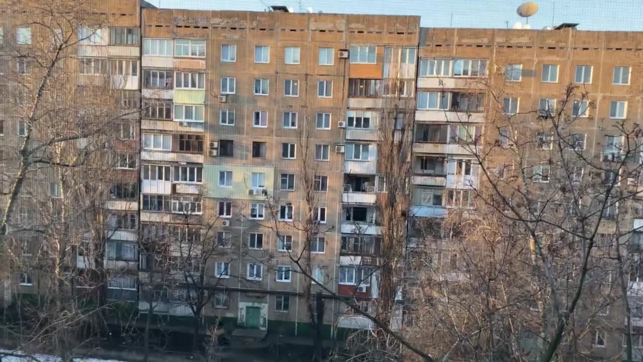 Donetsk centro, ora.L’esercito ucraino sta bombardando a random la città.