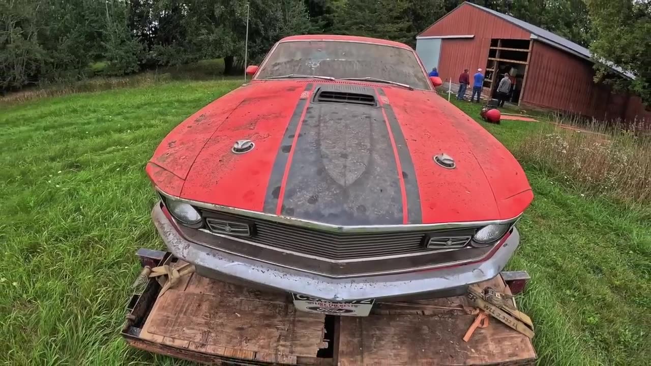 Trapped 40 Years : we Free Old Ford Mustang From A Michigan Barn - Jerry Hasley
