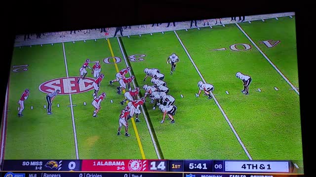 Alabama int on 4th &2