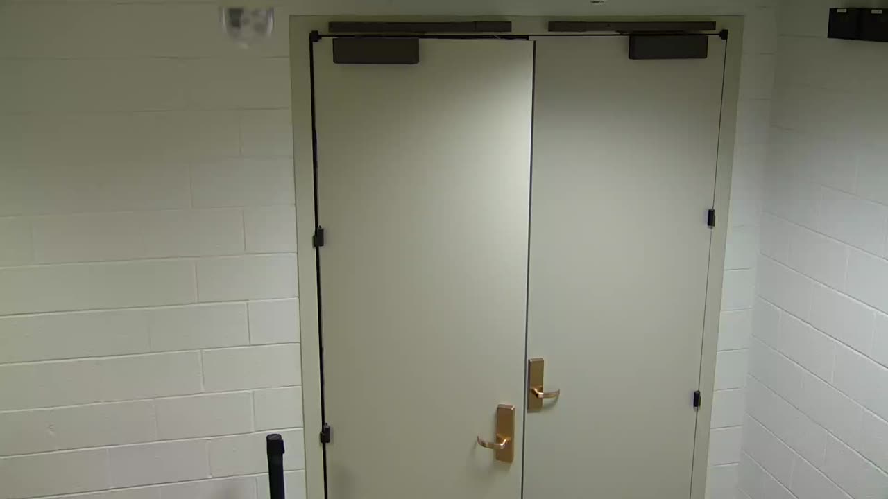 7183CVCULElevator#5Lobby_2021-01-06_18h00min02s290ms.mp4