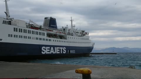 The port "windy day"