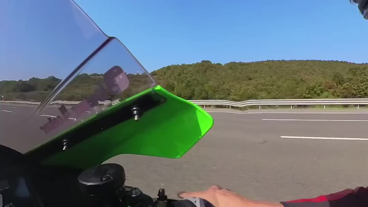 Clem a 300 speed on Kawasaki Zx10R.