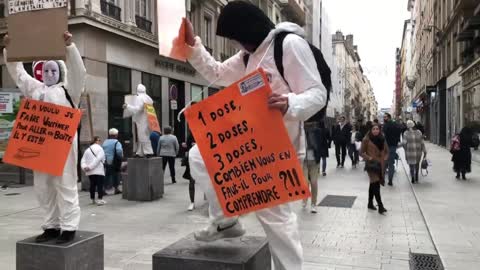 Les Masques Blancs Lyon Action Eveil de Consciences le samedi 20 Novembre