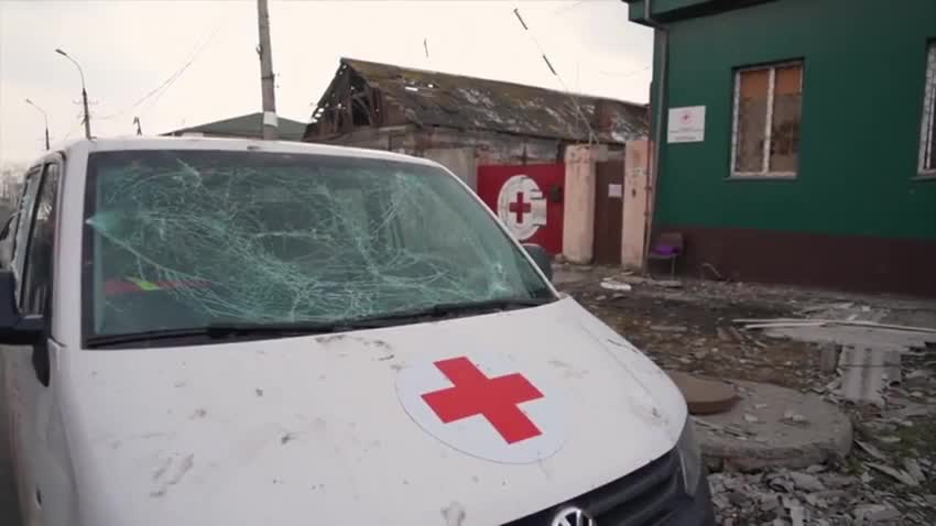 Mariupol, Ukraine people in Mariupol in Ukraine are buried in mass graves.