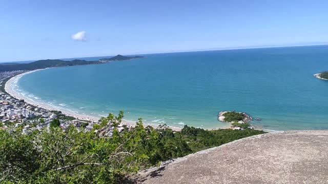 Vista de cima da trilha do morro do macaco, Mariscal, Bombinhas, SC