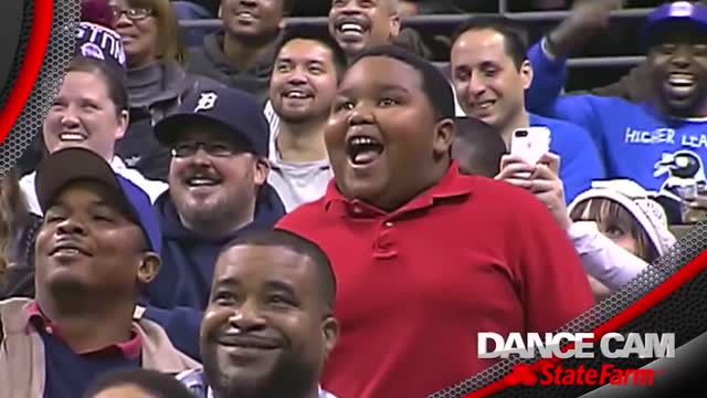 25 Best and Funniest Moments of Fans in Sports