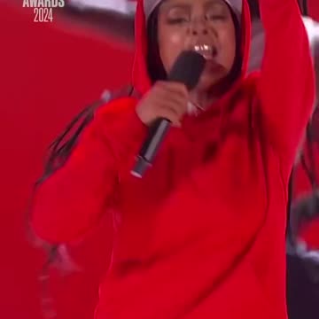 Bonne journée ! 👑 @tarajiphenson #BetAwards 4 juillet 📺 20h45