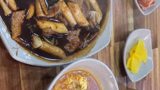 Korean Dnmbling noodle and Jja-jang ddog-bbok-ki!