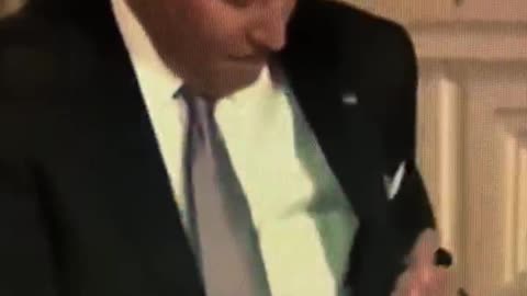 JOE BIDEN THIS GUY IS RUNNING AMERICA. FOR HIM AMERICA IS LAST