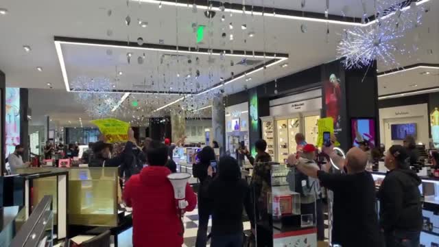 Anti-Mask Protesters At A Shopping Mall In LA