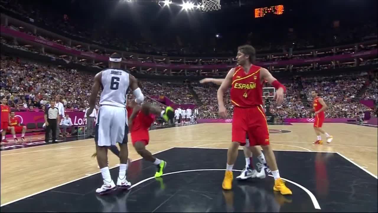 Indoor basketball game