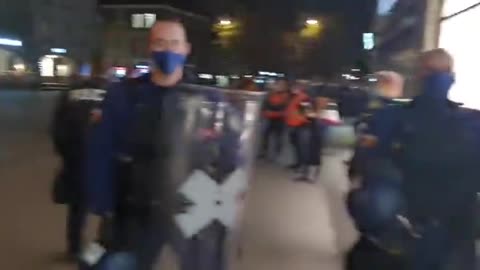 Rechtswiederig Umzingelt der Polizei im Restaurant Santa Lucia Bern 28.10.2021 🇨🇭