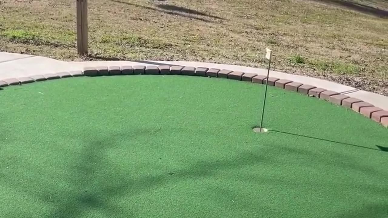 Kid gets a hole in one 😲