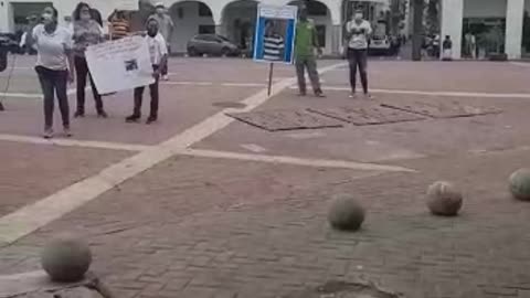 Plantón frente a la Alcaldía