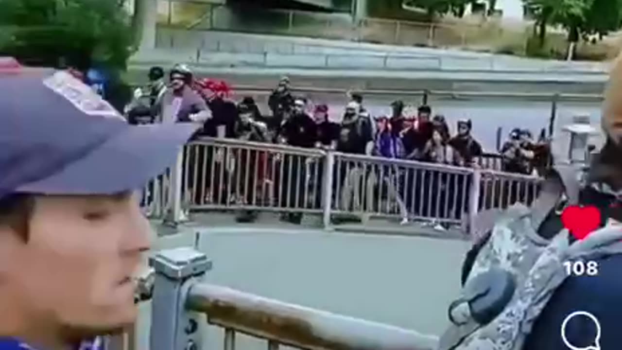 Patriots and frens on their way to defend the border