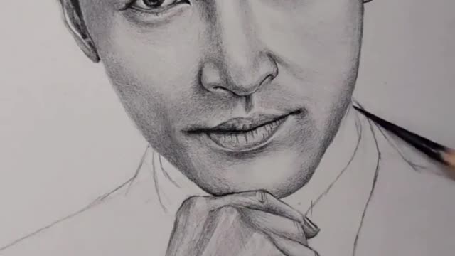 I usually draw people and buildings, sketch and sketch