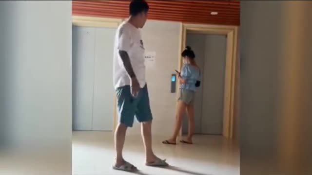 Couldn't resist when he met a beautiful girl