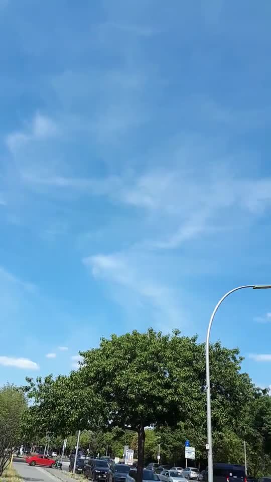 Himmel in Berlin am 11.08.2022 um 14:05 Uhr