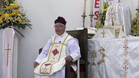 523 - El sacerdote existe para traer a Jesucristo Nuestro Señor a los altares.