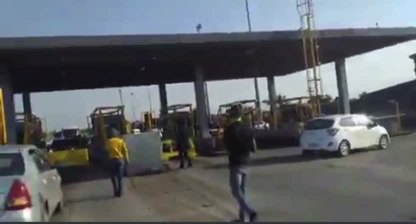 uMvoti toll plaza closed by protestors