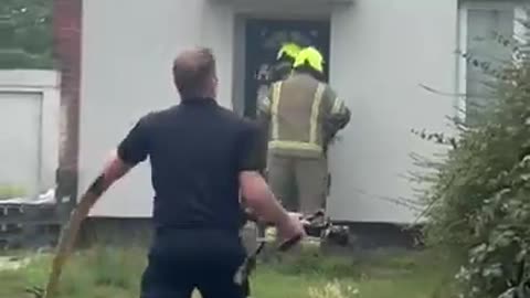 A house in Birmingham, UK was struck by lightning this morning ⚡️⚡️⚡️