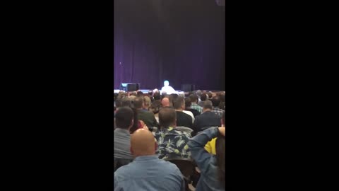 Comedian Freaks out, Flips Everyone off, then Ends Her Career