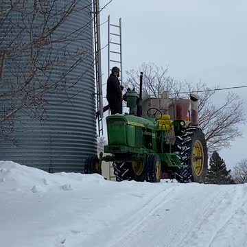 Extraction of corn feed