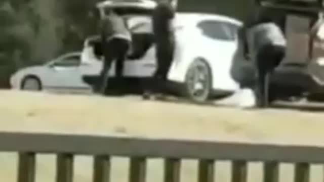 המגיפה המזויפת אפילו הבודקים לא מאמינים בה אין סטרליות והבגדים לא נזרקים לפח