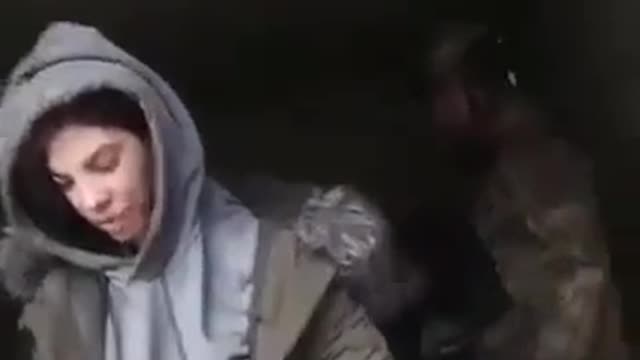 Čečenský specnaz vytahuje lidi ze závalu způsobeným nacisty v Mariupolu