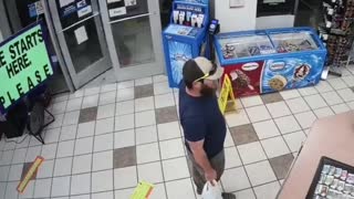 Hero Vet Stops Robbery in Stunning Video